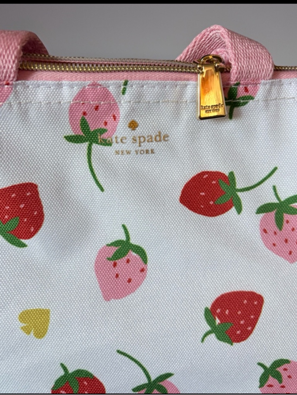 Kate Spade New York Strawberries Insulated Lunch Tote NWT - Picture 4 of 6